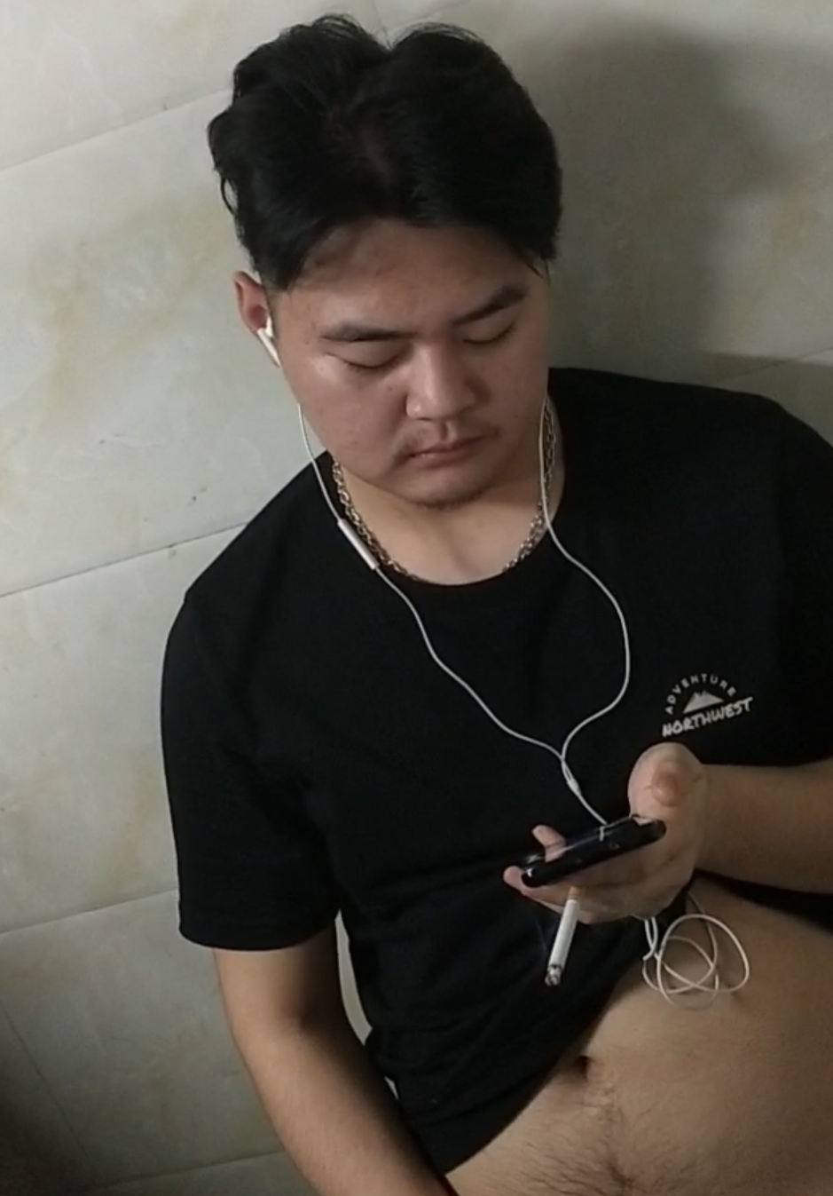 公共廁所偷看同事